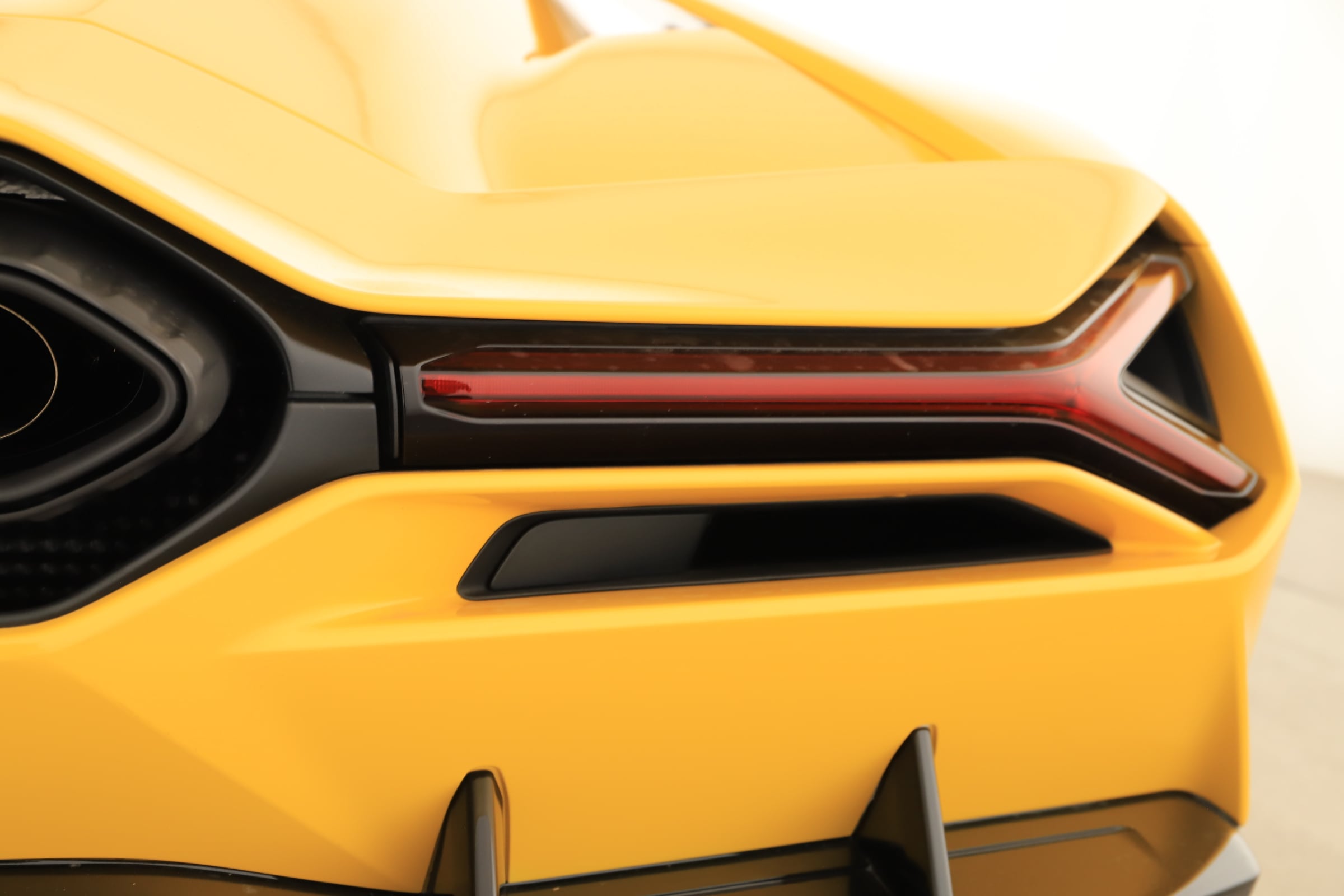 2025 Lamborghini Revuelto Base - Photo 30