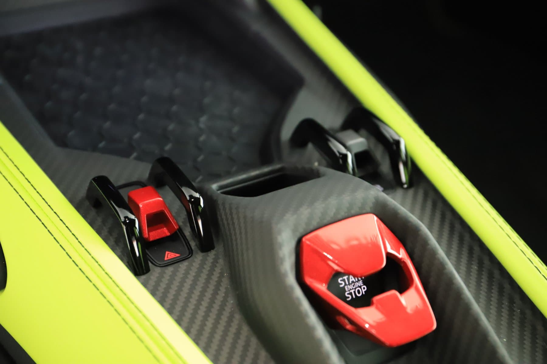 2026 Lamborghini Revuelto Base - Photo 24