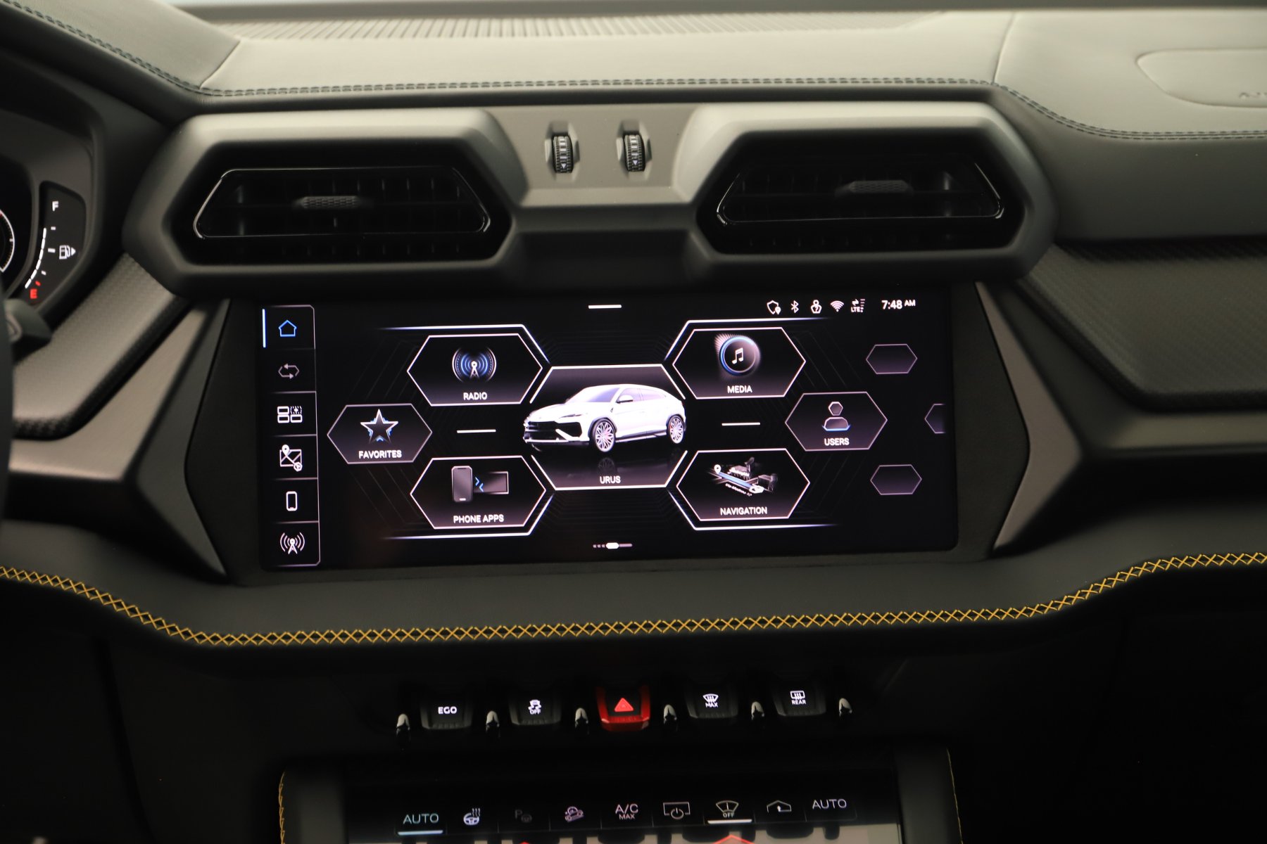 2026 Lamborghini Urus SE - Photo 24