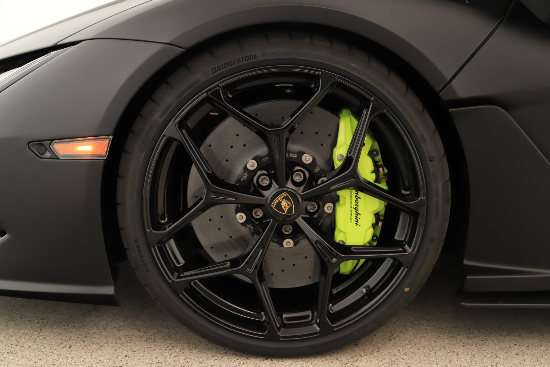 2026 Lamborghini Revuelto Base - Photo 36