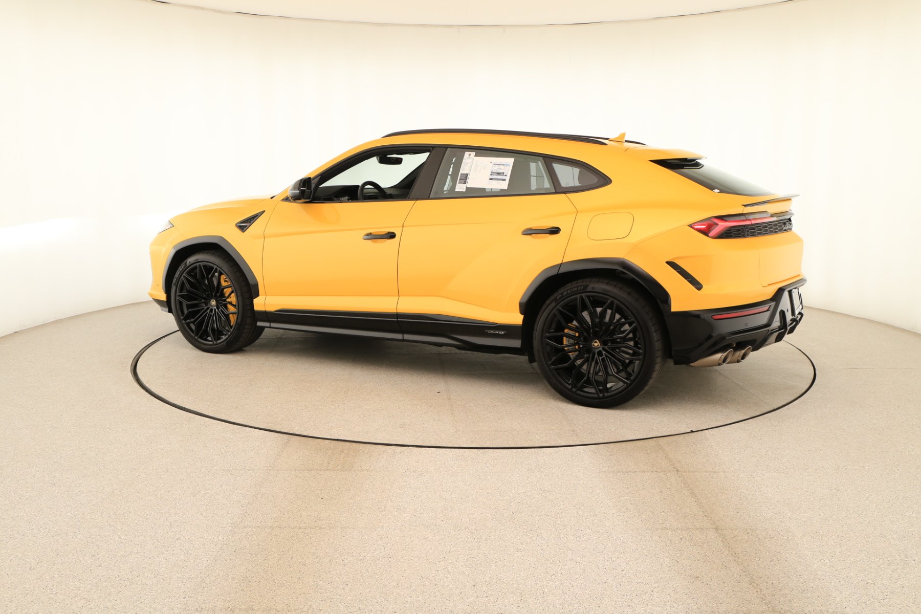 2026 Lamborghini Urus SE - Photo 11