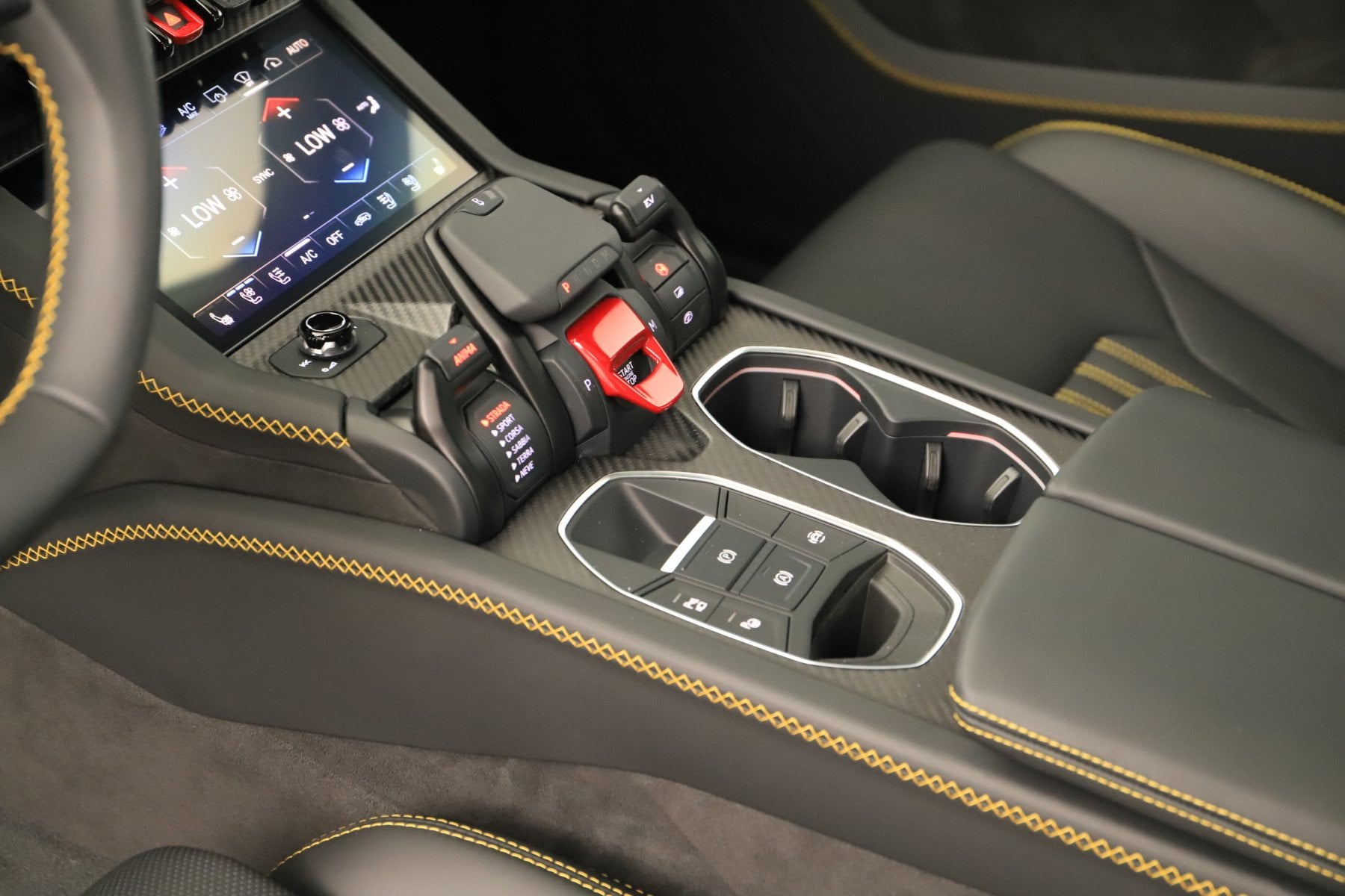 2026 Lamborghini Urus SE - Photo 22
