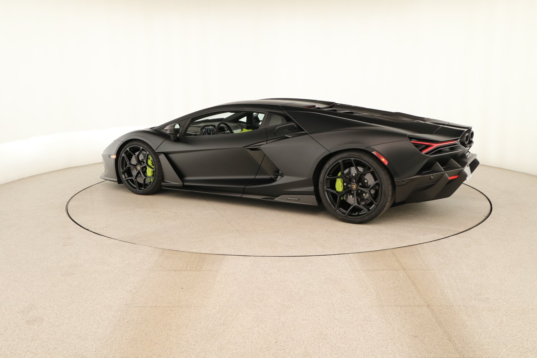 2026 Lamborghini Revuelto Base - Photo 8