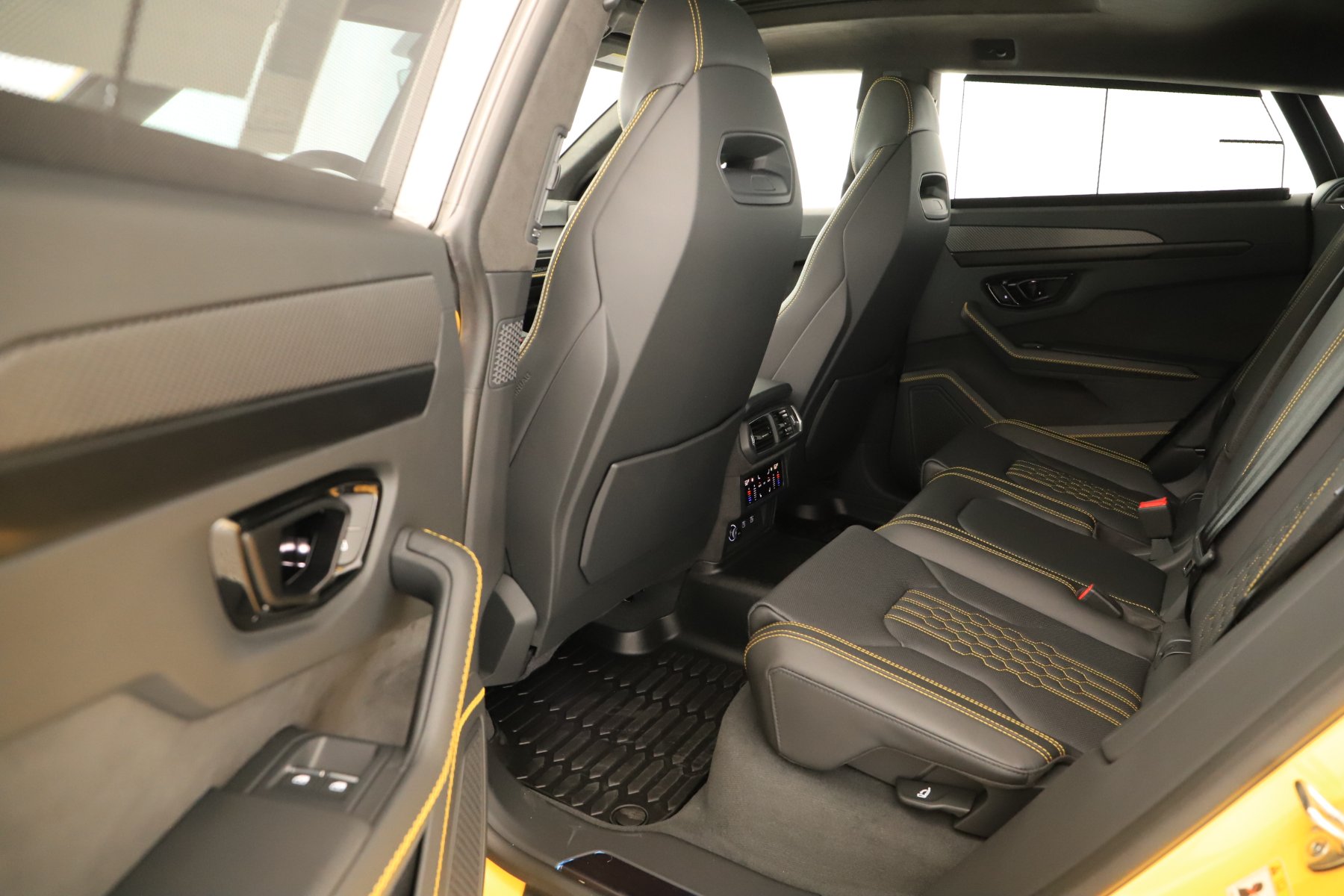 2026 Lamborghini Urus SE - Photo 34