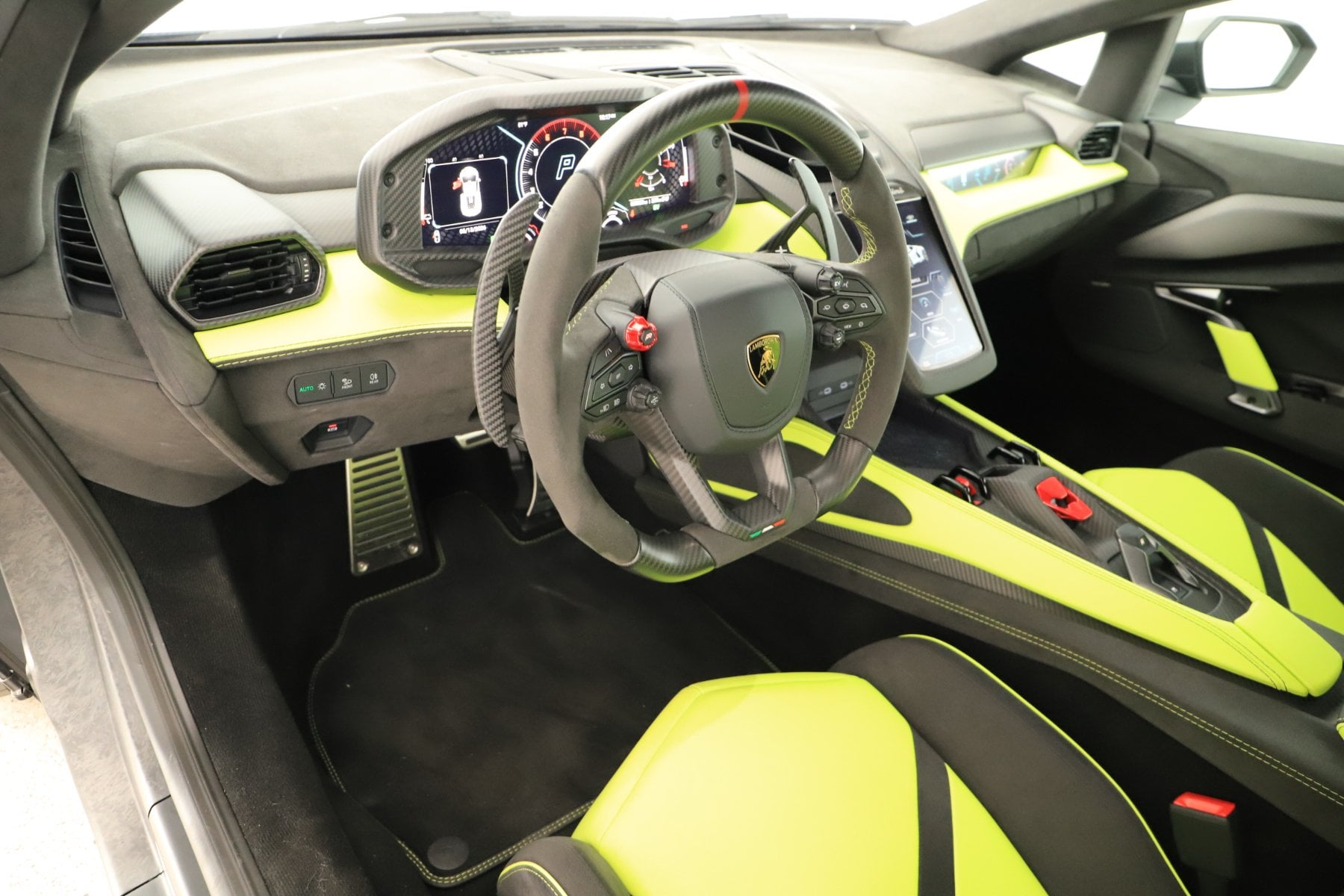 2026 Lamborghini Revuelto Base - Photo 14