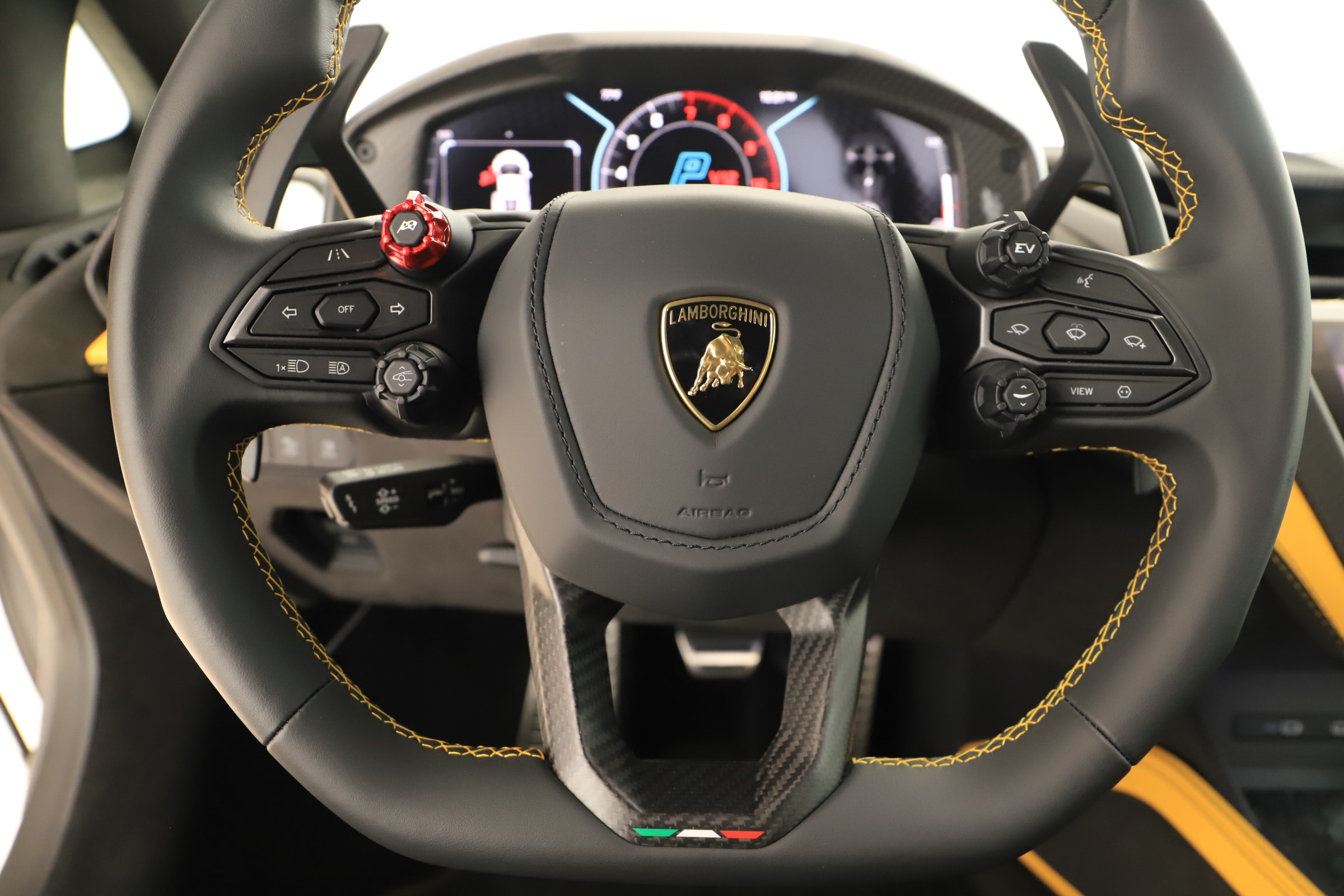 2025 Lamborghini Revuelto Base - Photo 17