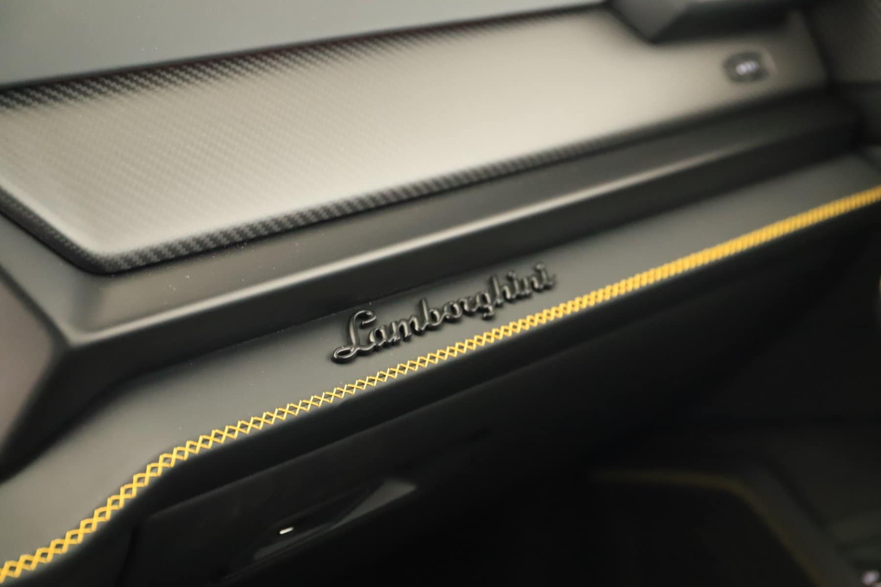 2026 Lamborghini Urus SE - Photo 33
