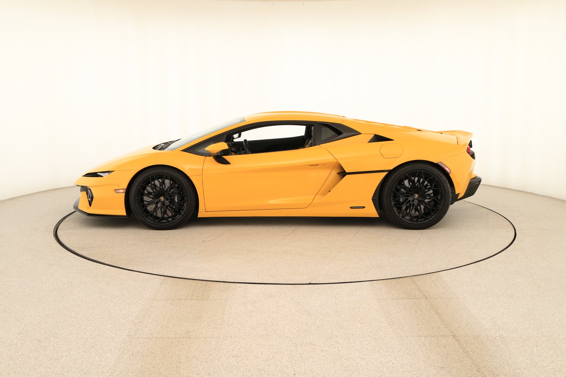 2026 Lamborghini Temerario Base - Photo 8