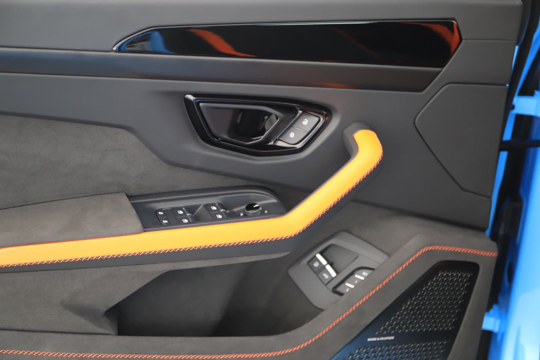 2026 Lamborghini Urus SE - Photo 14