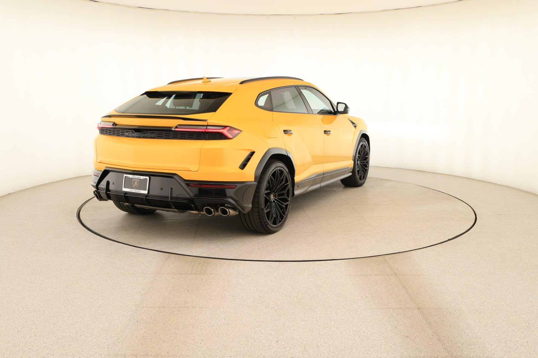 2026 Lamborghini Urus SE - Photo 8