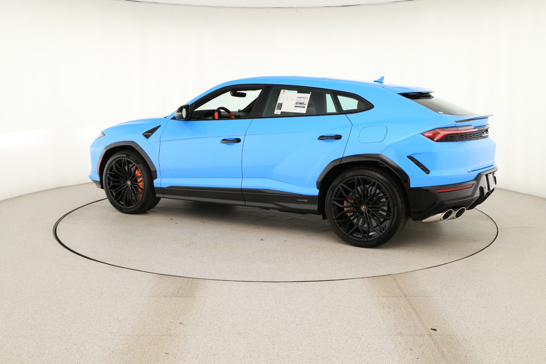 2026 Lamborghini Urus SE - Photo 8