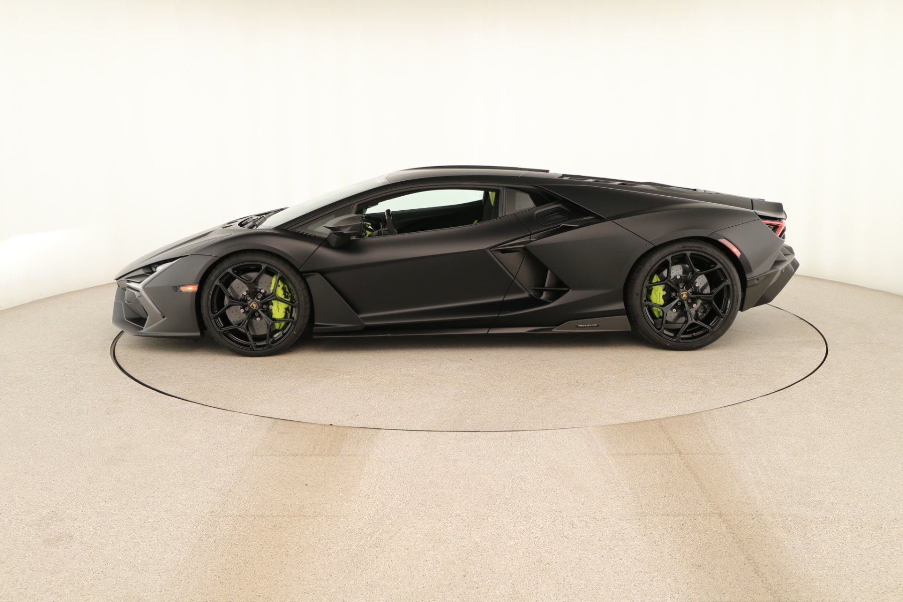 2026 Lamborghini Revuelto Base - Photo 9
