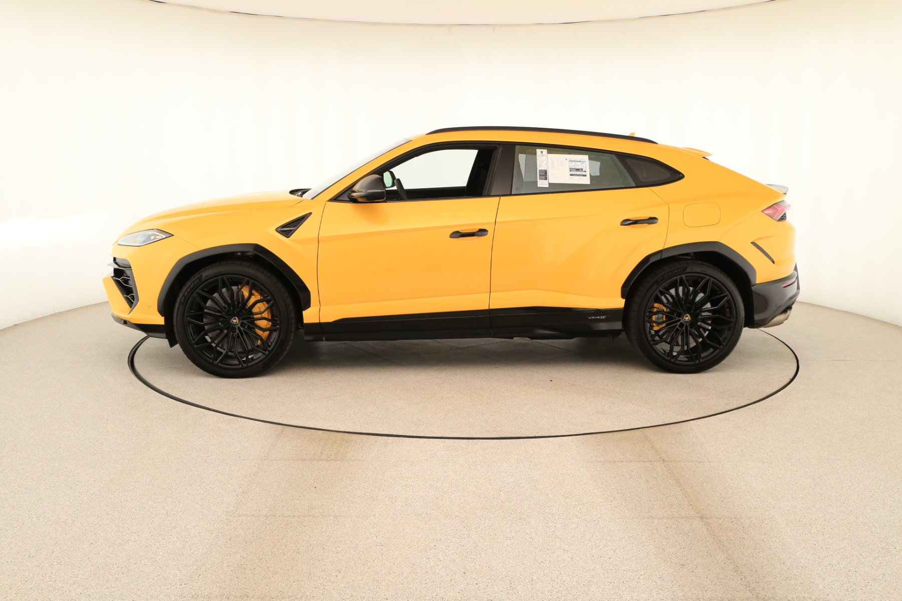 2026 Lamborghini Urus SE - Photo 12