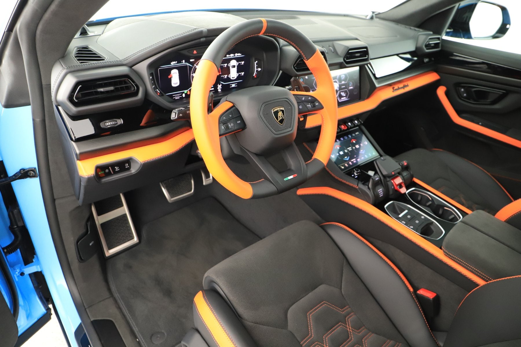 2026 Lamborghini Urus SE - Photo 16