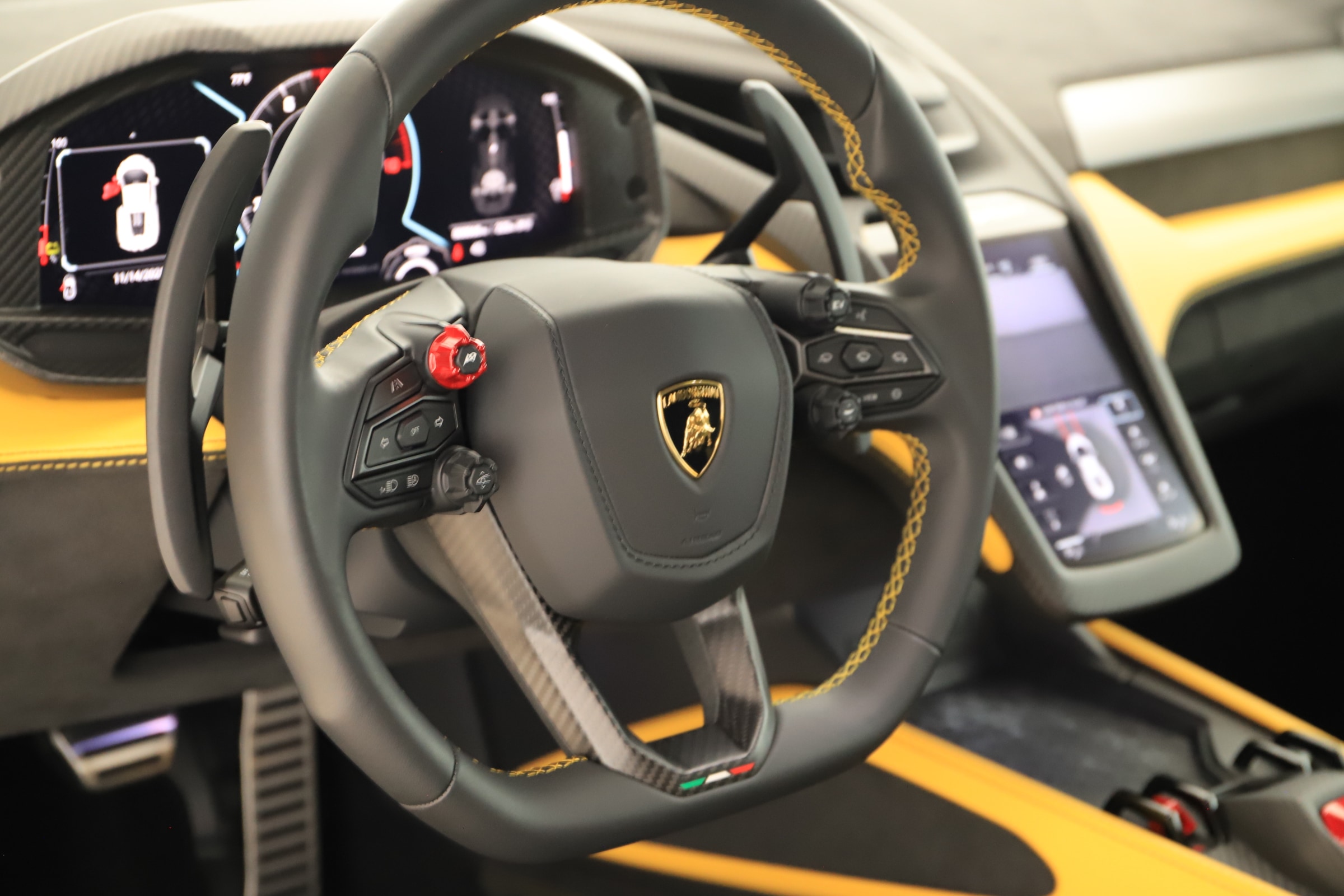 2025 Lamborghini Revuelto Base - Photo 16