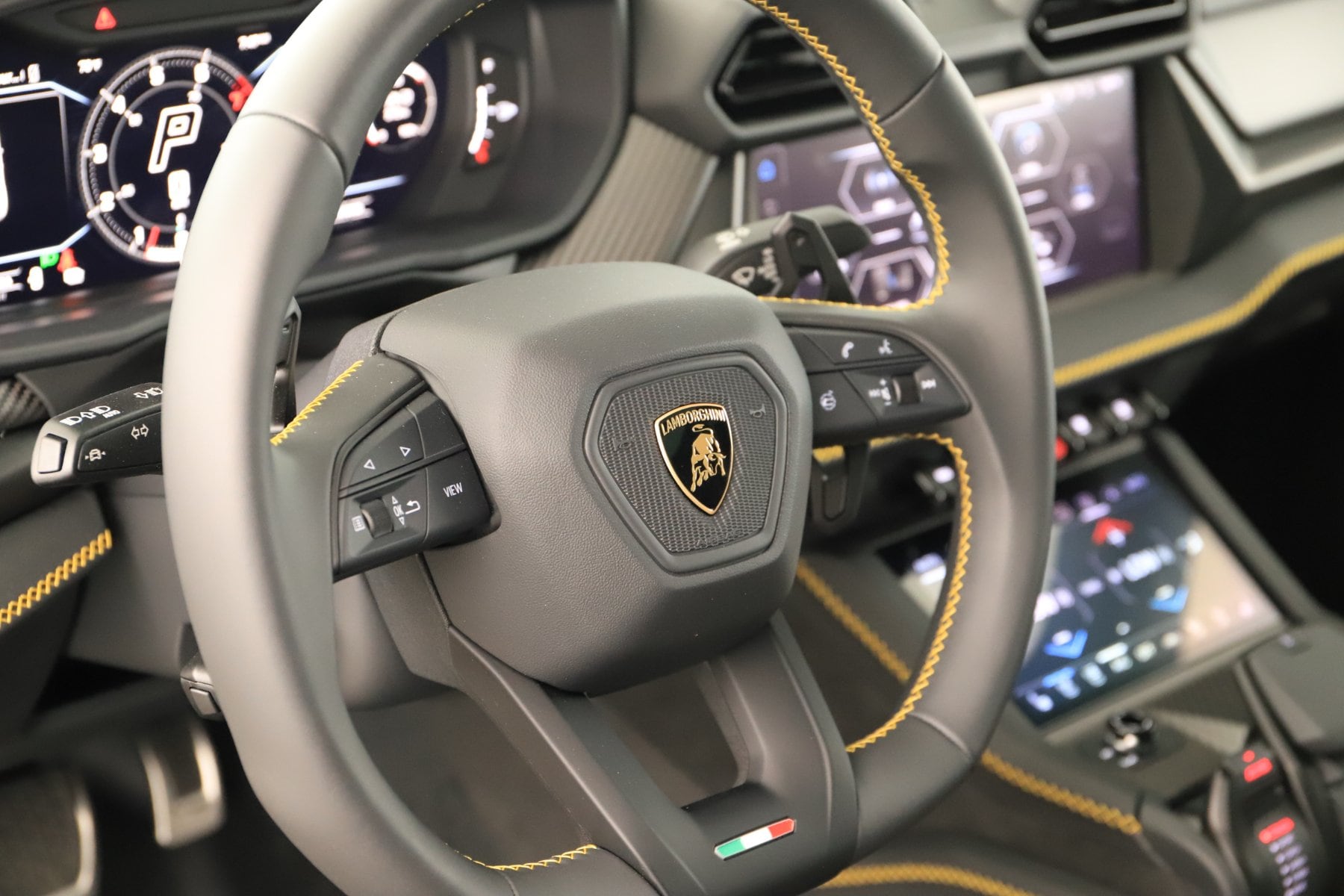 2026 Lamborghini Urus SE - Photo 21