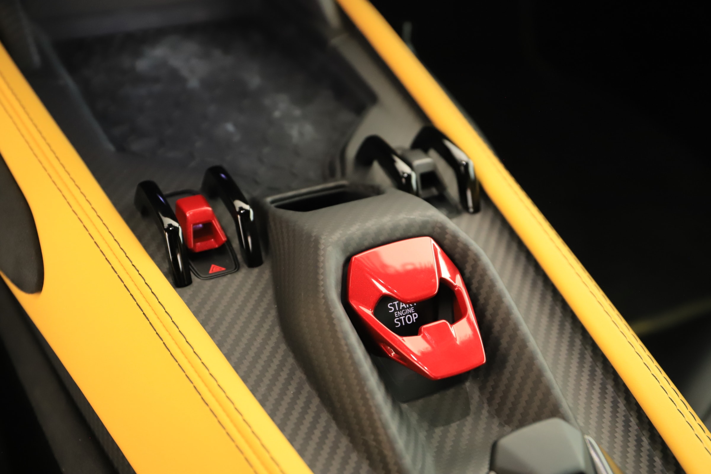 2025 Lamborghini Revuelto Base - Photo 21