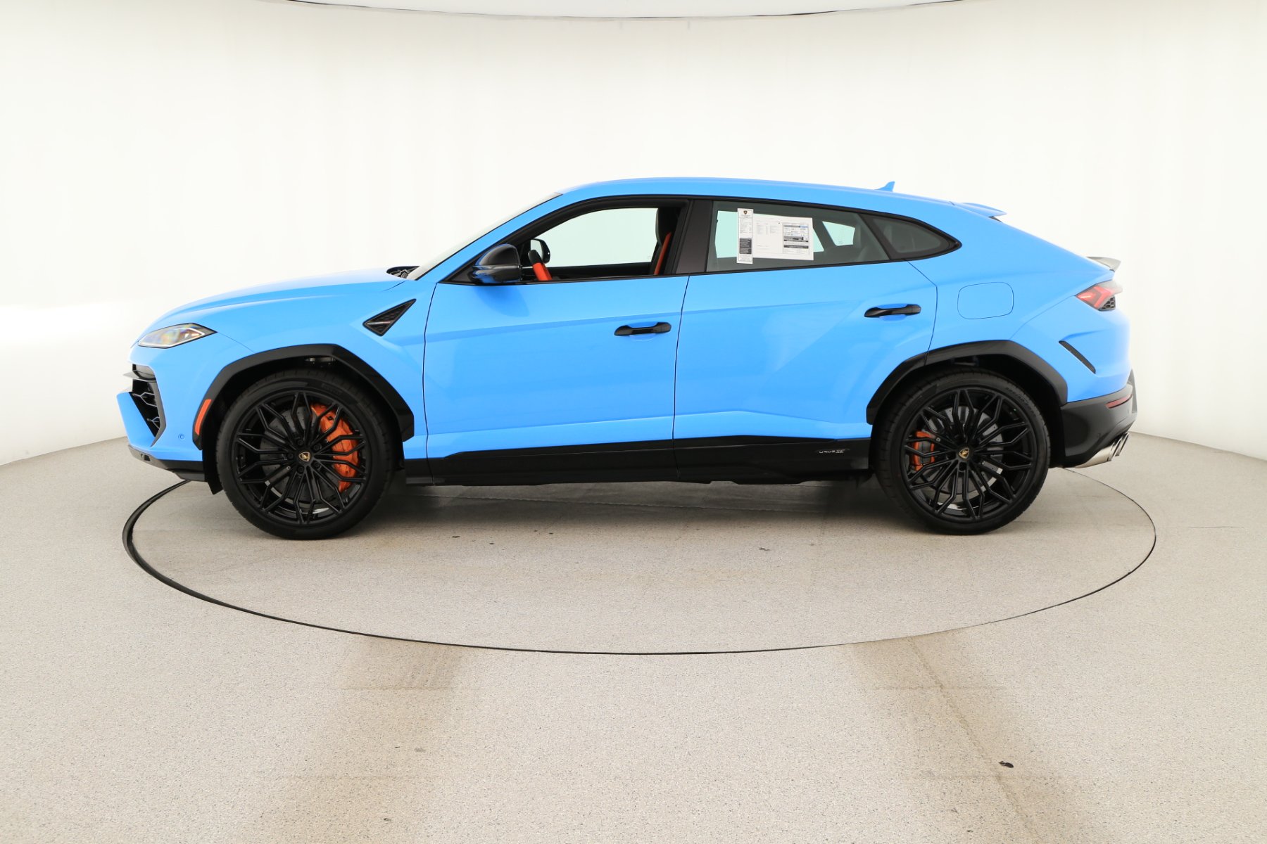 2026 Lamborghini Urus SE - Photo 9