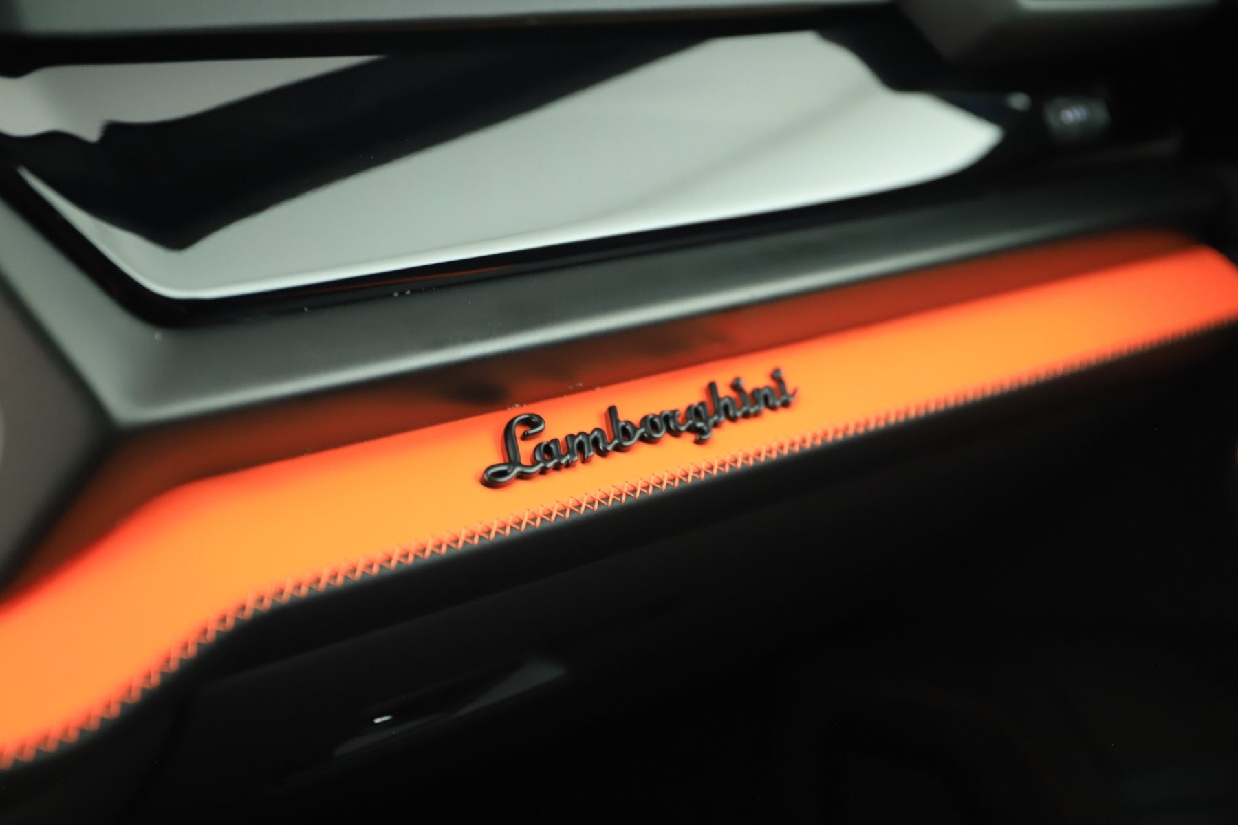 2026 Lamborghini Urus SE - Photo 26