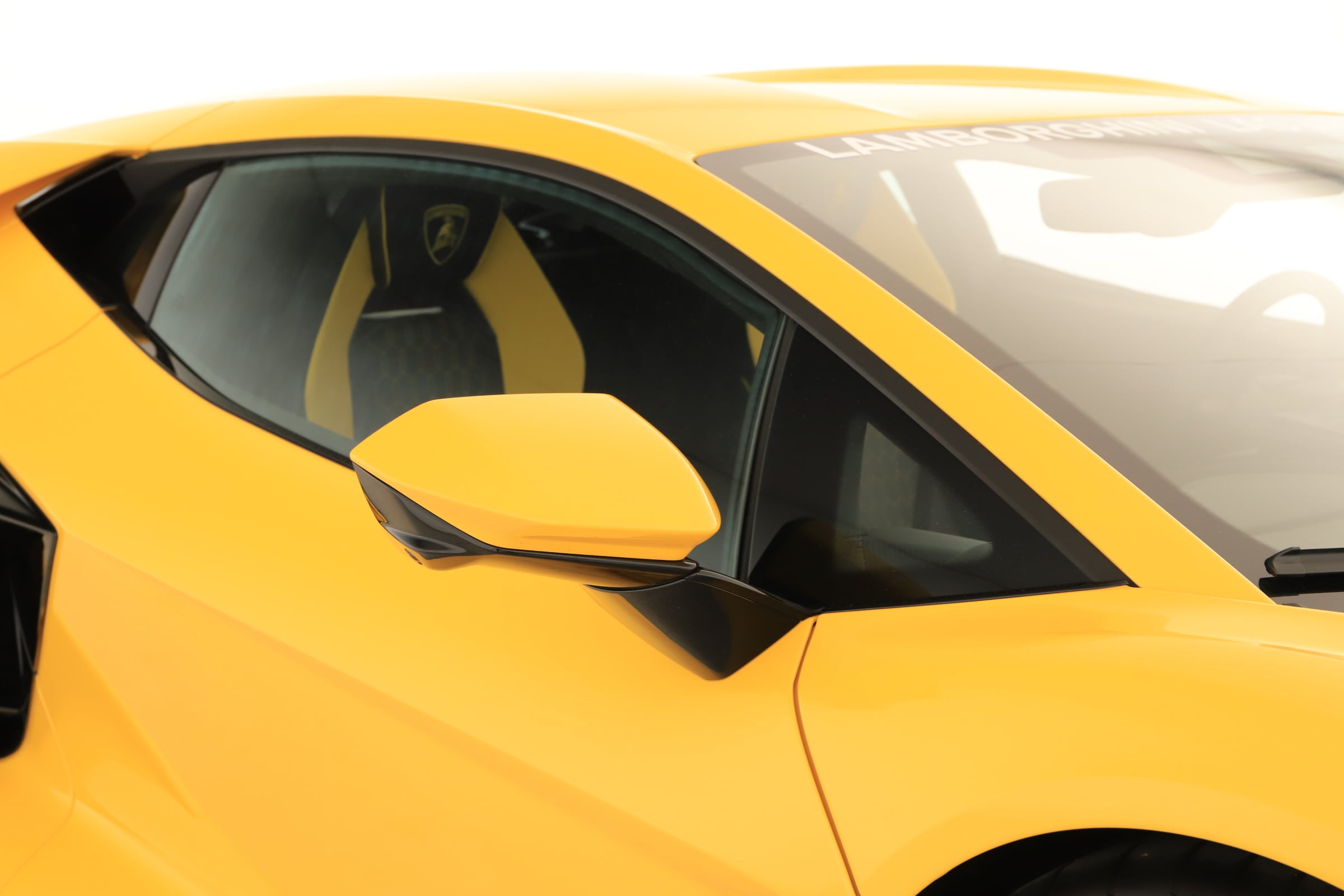 2025 Lamborghini Revuelto Base - Photo 27