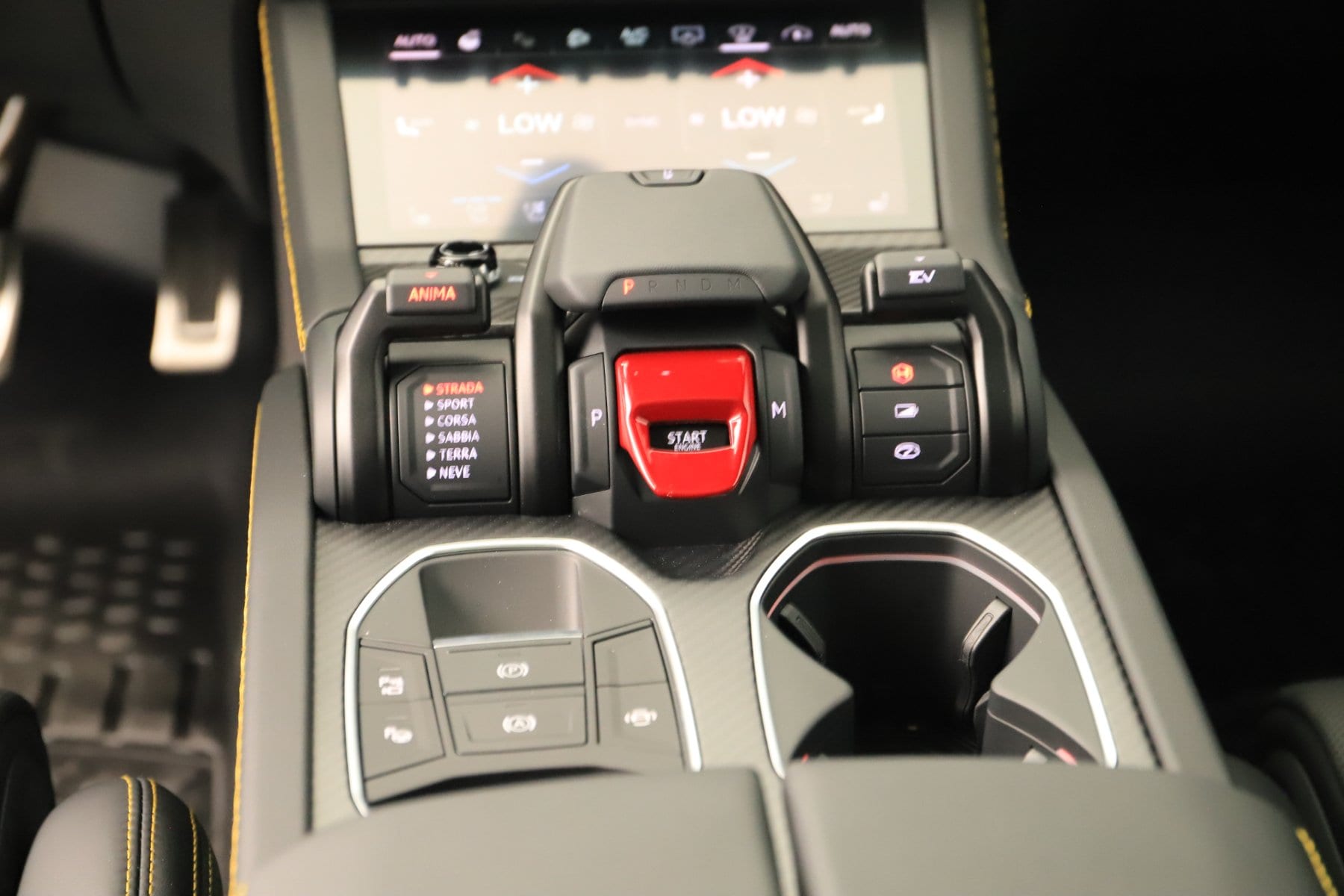 2026 Lamborghini Urus SE - Photo 25