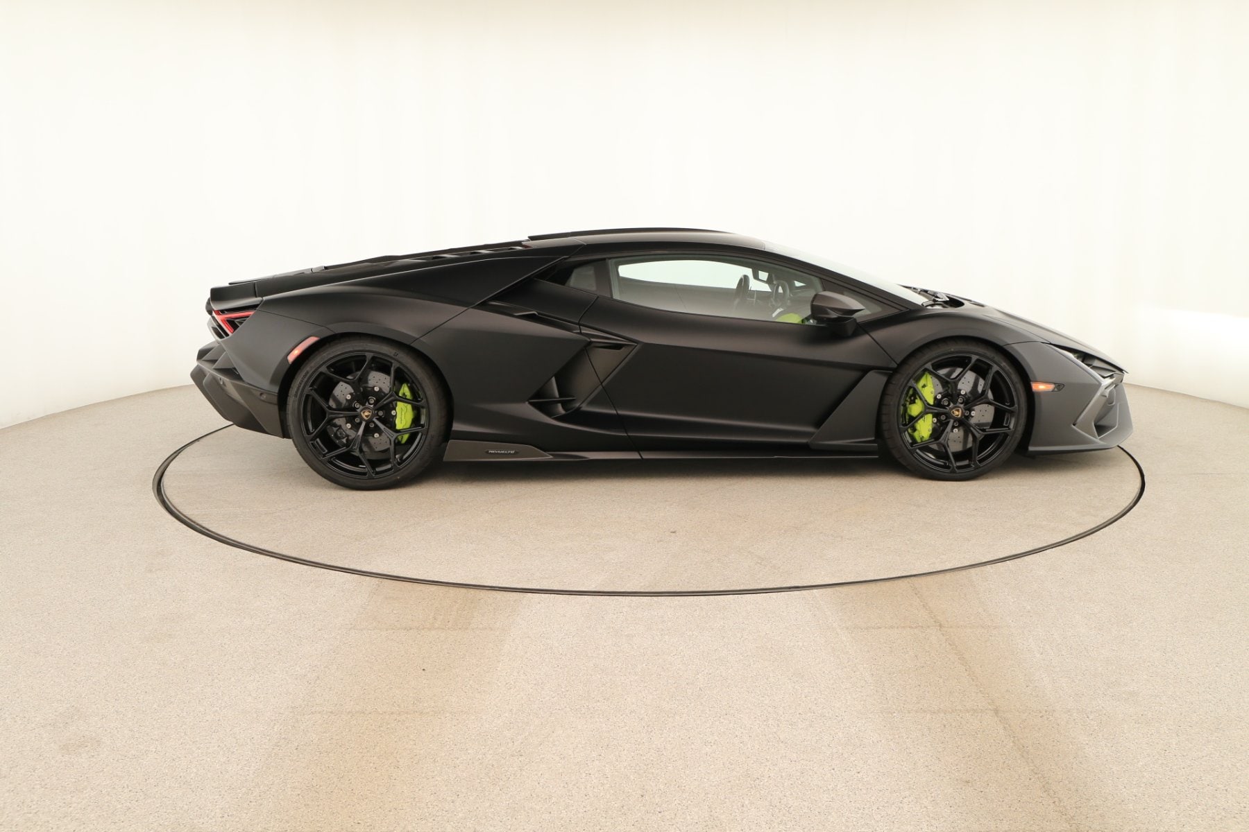2026 Lamborghini Revuelto Base - Photo 3