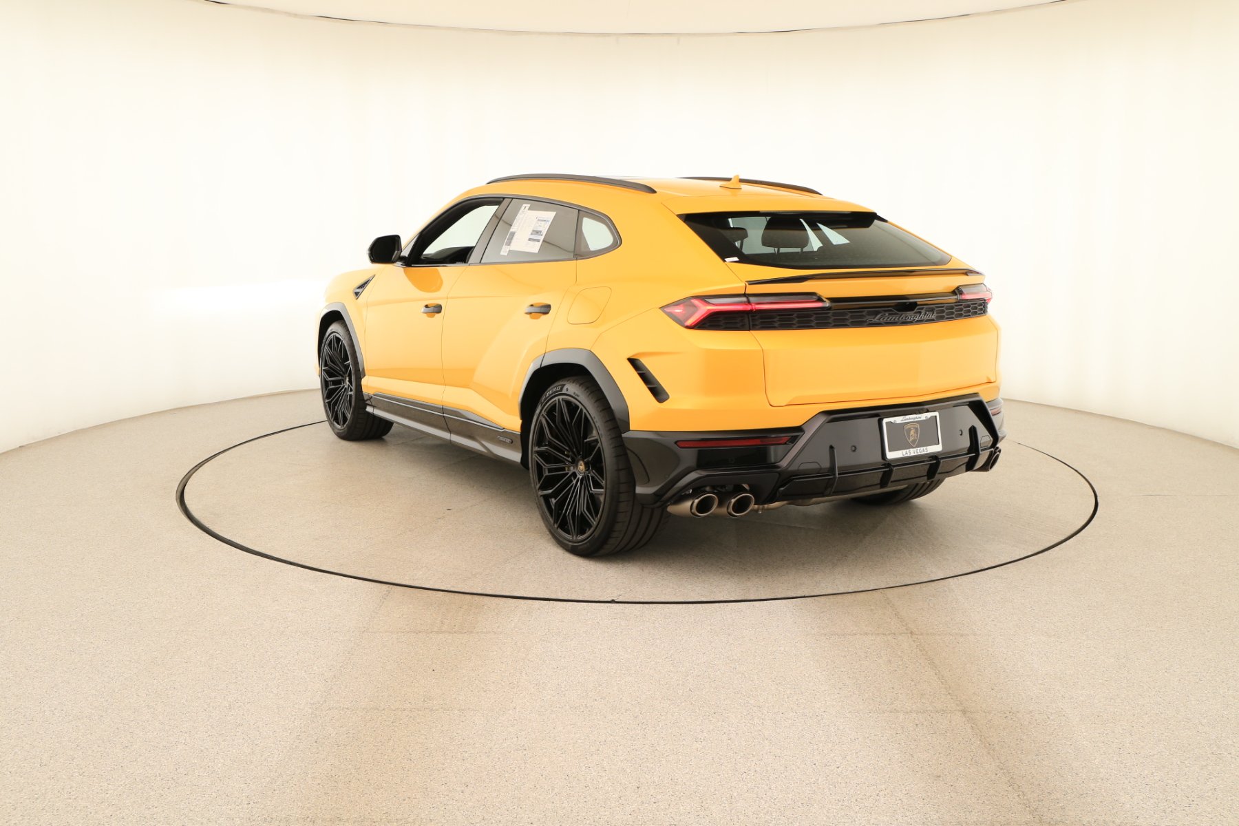 2026 Lamborghini Urus SE - Photo 10