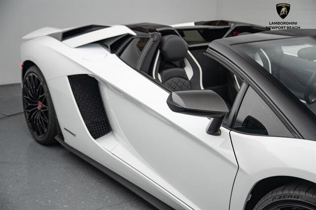 2019 Lamborghini Aventador LP 740-4 S photo 3