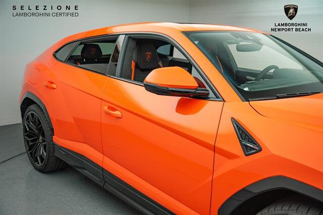 2025 Lamborghini Urus SE photo 4