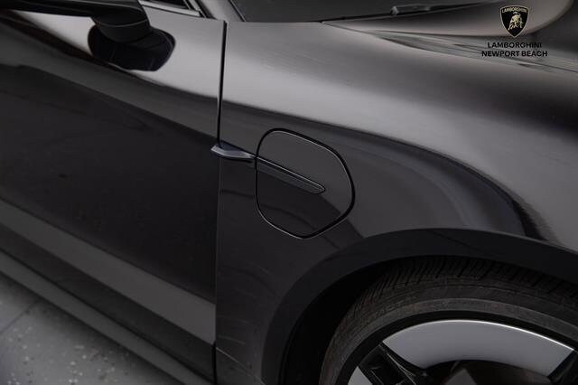 2025 Porsche Taycan 4S photo 4