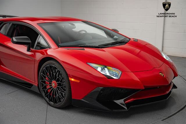 2016 Lamborghini Aventador Superveloce Coupe photo 2