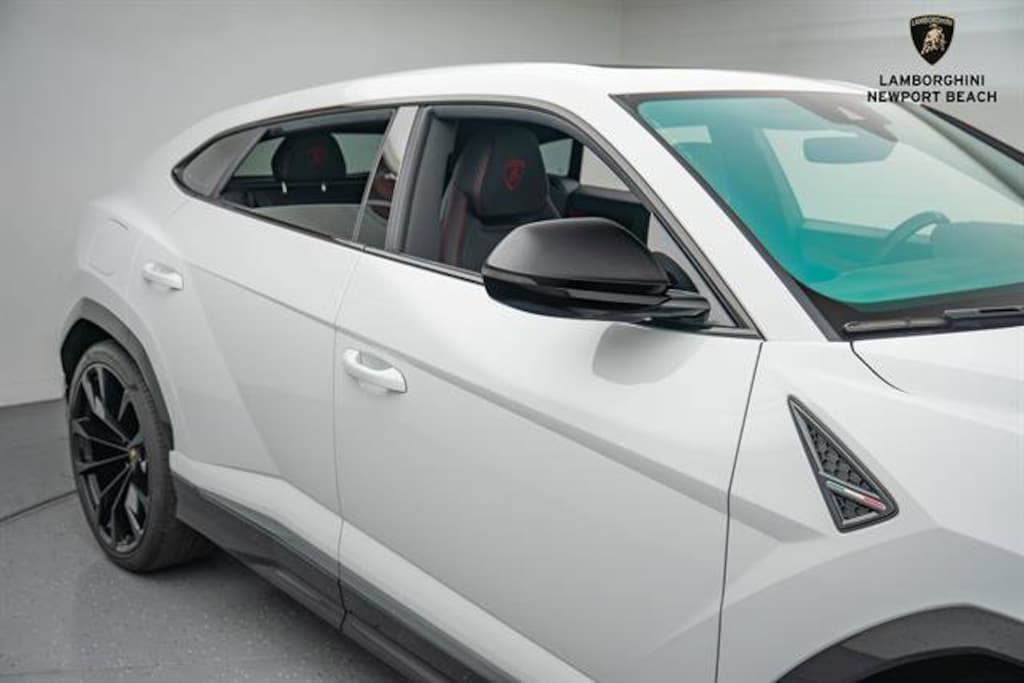 Used 2021 Lamborghini Urus SUV
