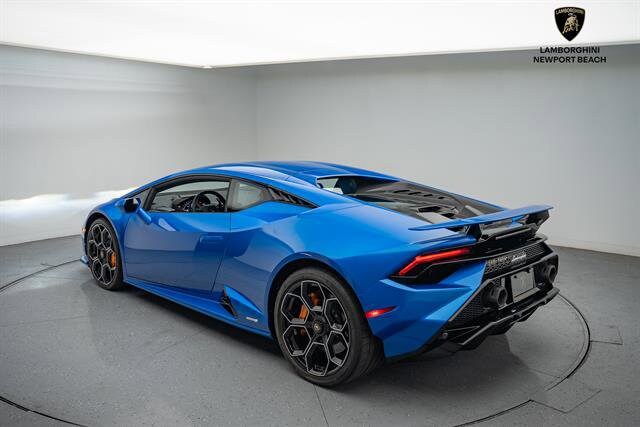 2024 Lamborghini Huracan Tecnica photo 4