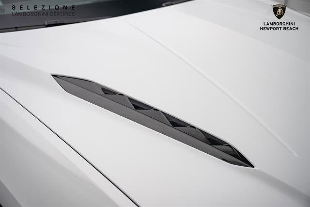 2024 Lamborghini Urus S photo 2