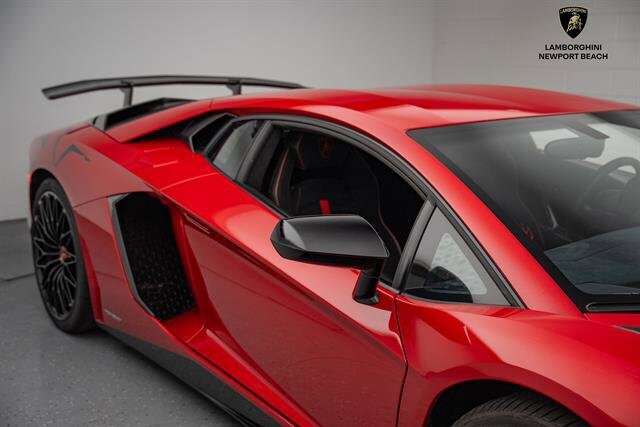 2016 Lamborghini Aventador Superveloce Coupe photo 3