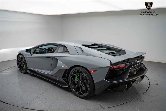 2022 Lamborghini Aventador LP 780-4 Ultimae Coupe photo 4