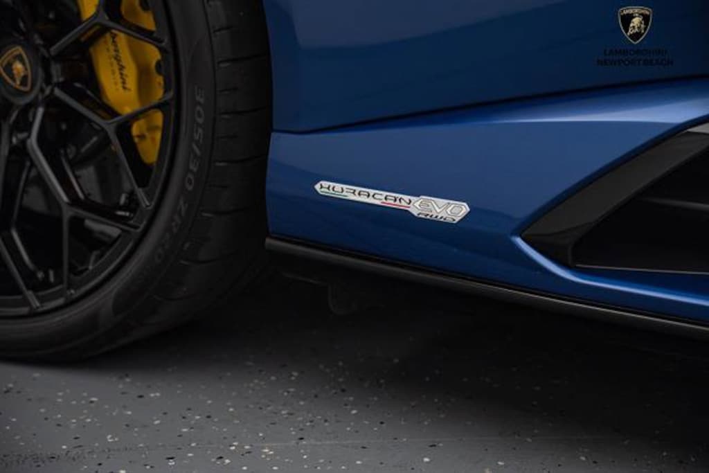 Used 2023 Lamborghini Huracan EVO Spyder