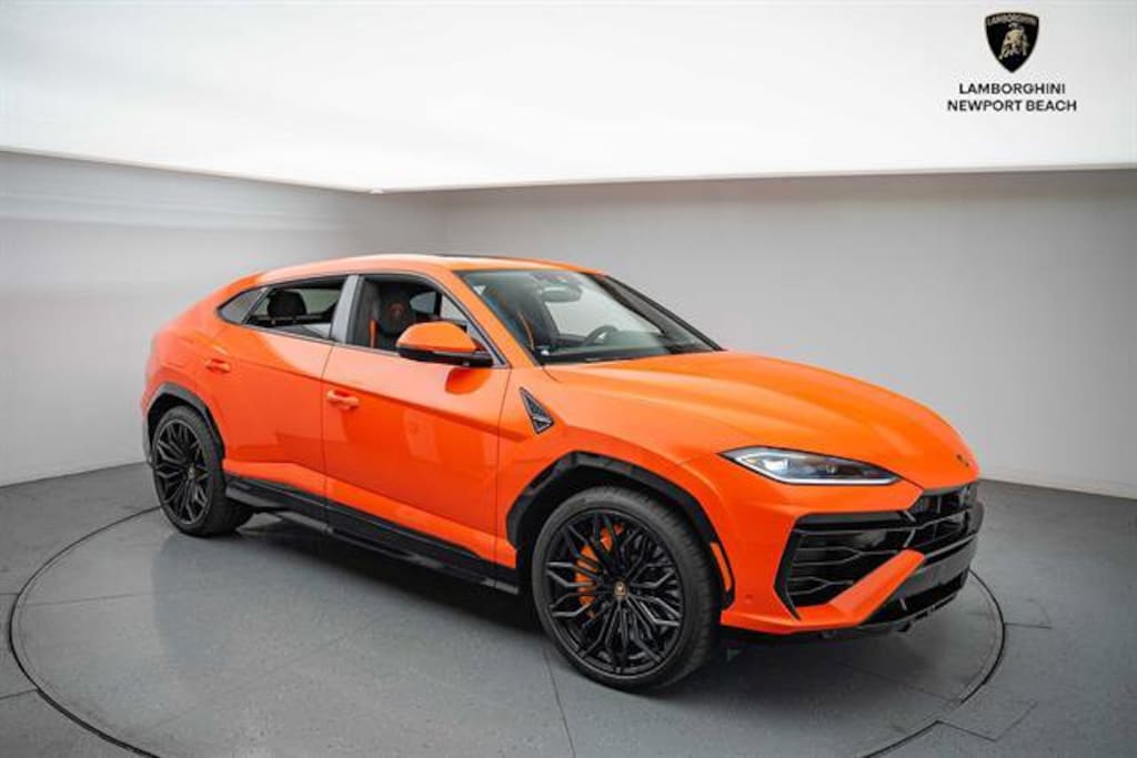 Used 2025 Lamborghini Urus SE  SUV