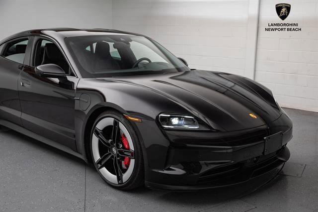 2025 Porsche Taycan 4S photo 2