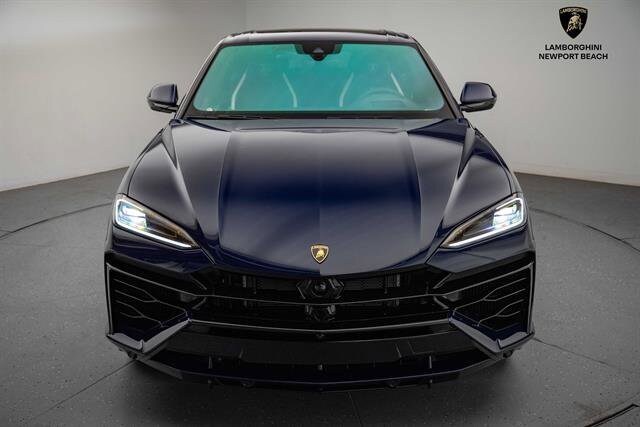 2025 Lamborghini Urus SE photo 3
