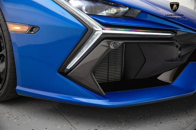 2024 Lamborghini Revuelto photo 3