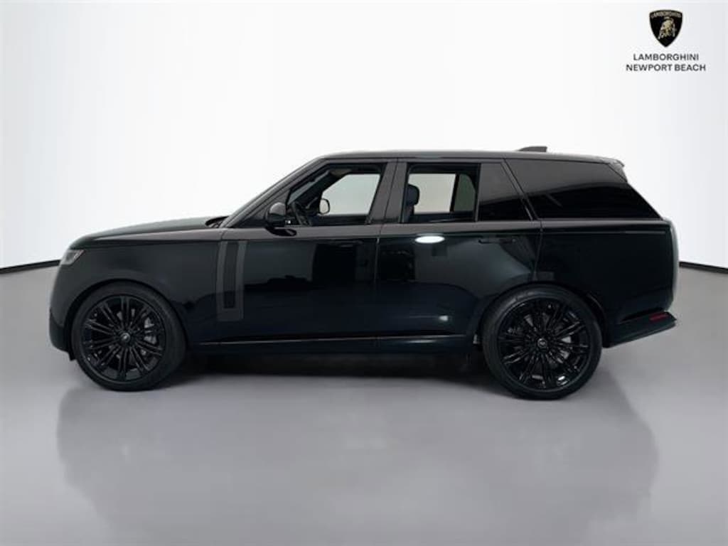 Used 2025 Land Rover Range Rover P400 SE SUV