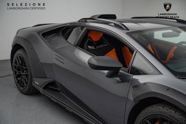 2024 Lamborghini Huracan Sterrato Coupe photo 3