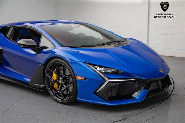 2024 Lamborghini Revuelto photo 2