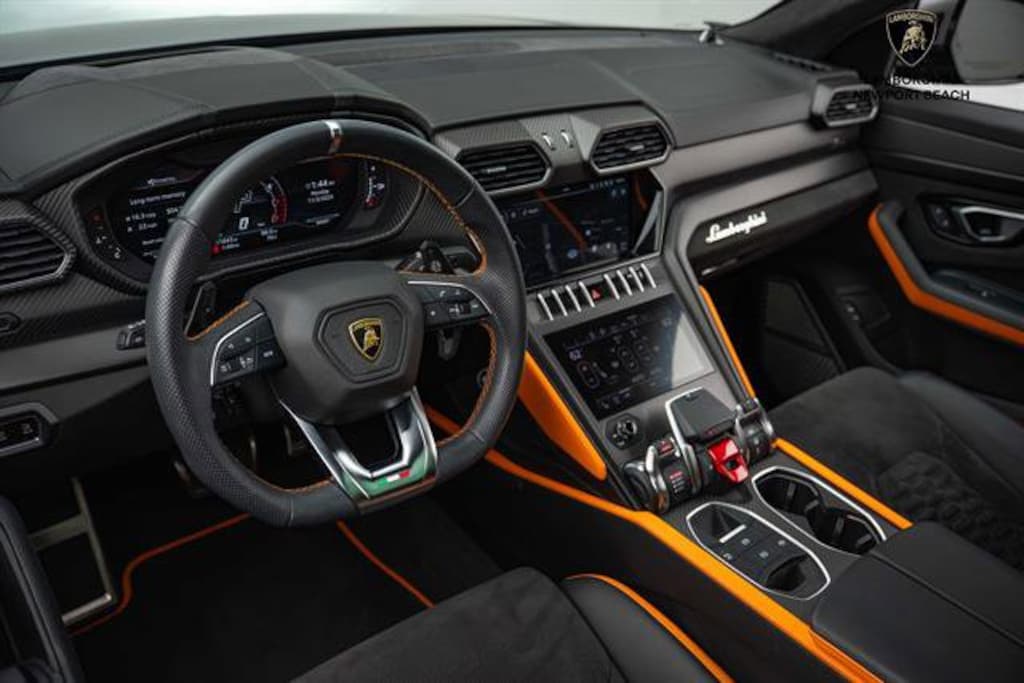 Used 2022 Lamborghini Urus  SUV