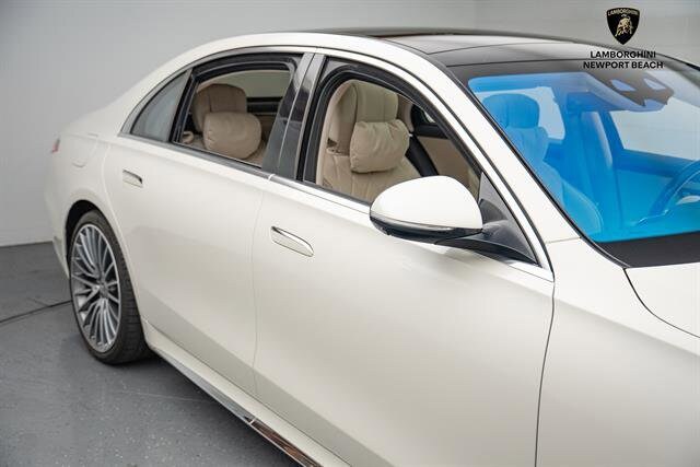 2023 Mercedes Benz S 580 4MATIC photo 3