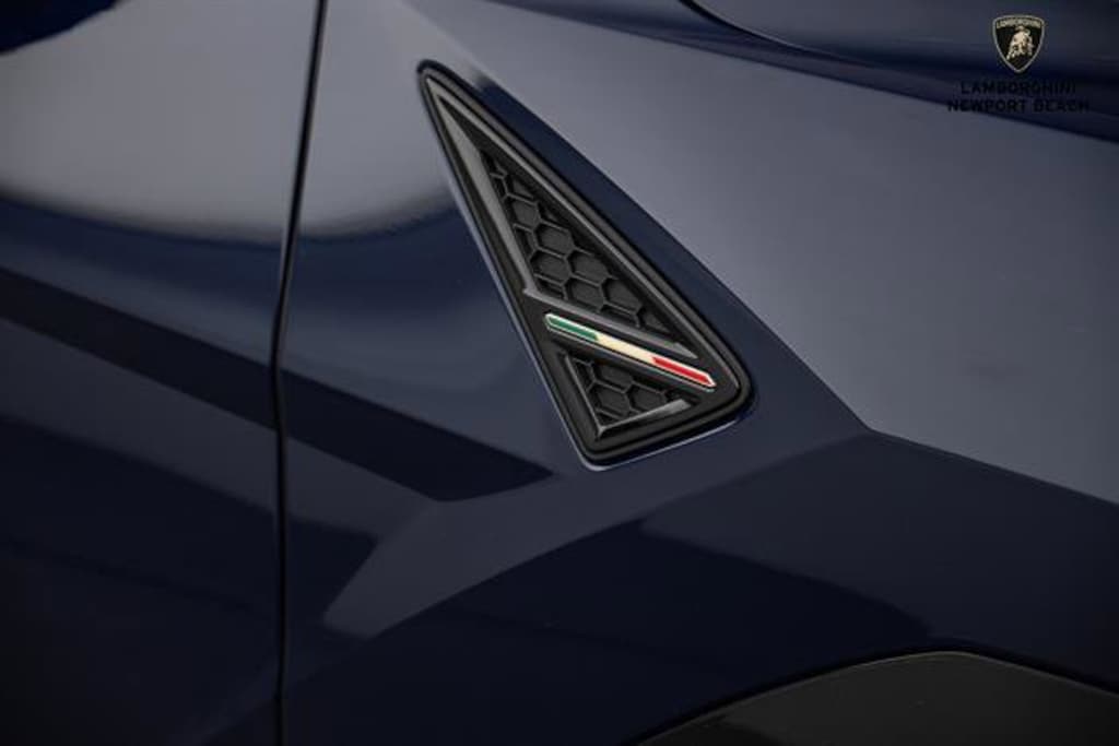 Used 2025 Lamborghini Urus SE SUV