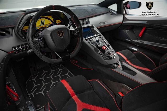 2016 Lamborghini Aventador Superveloce Coupe photo 2