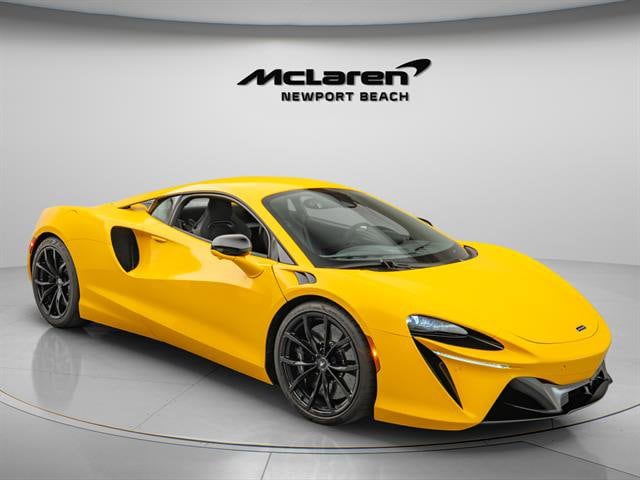 2024 McLaren Artura
