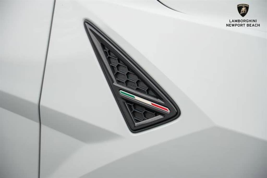 Used 2021 Lamborghini Urus SUV
